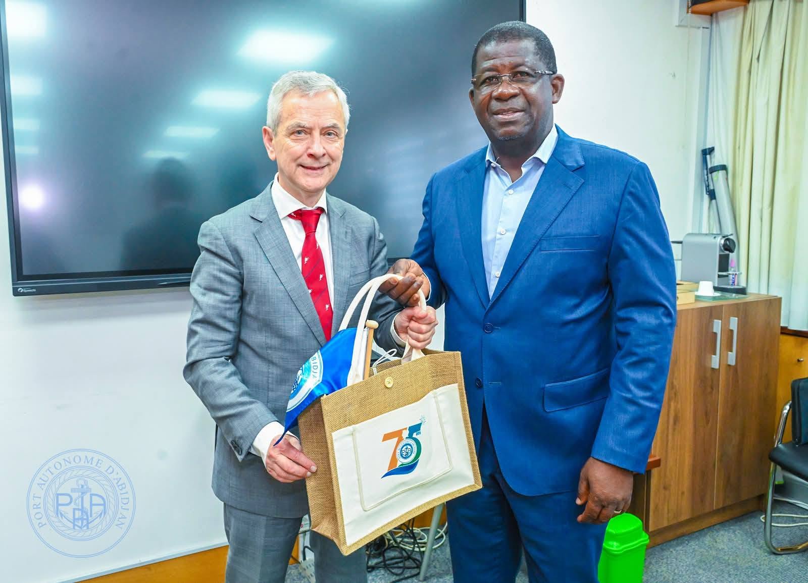 LE DIRECTEUR GÉNÉRAL DU PAA  ÉCHANGE AVEC LE CONSUL HONORAIRE DE CÔTE D’IVOIRE À ANVERS